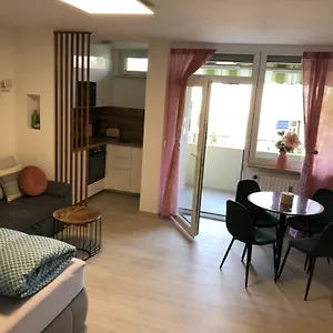 Apartment Lilis Mit Balkon, Augsburg
