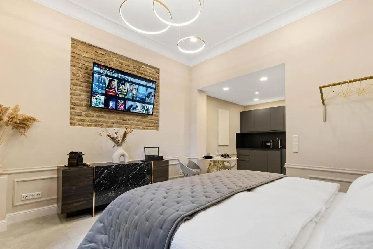 Apartment Design Studio I Center I Kingbed I New Augsburg