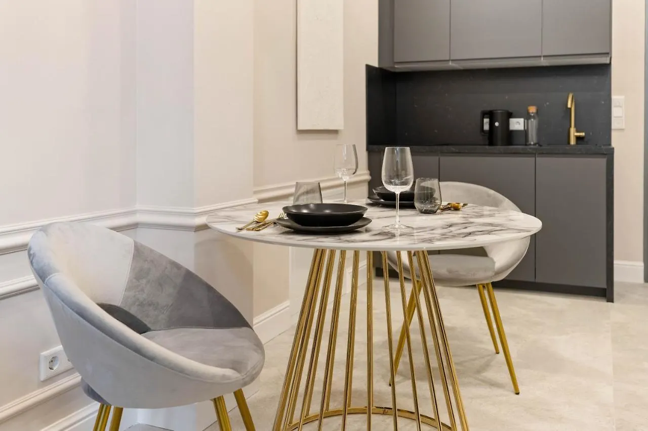 Apartment Design Studio I Center I Kingbed I New Augsburg