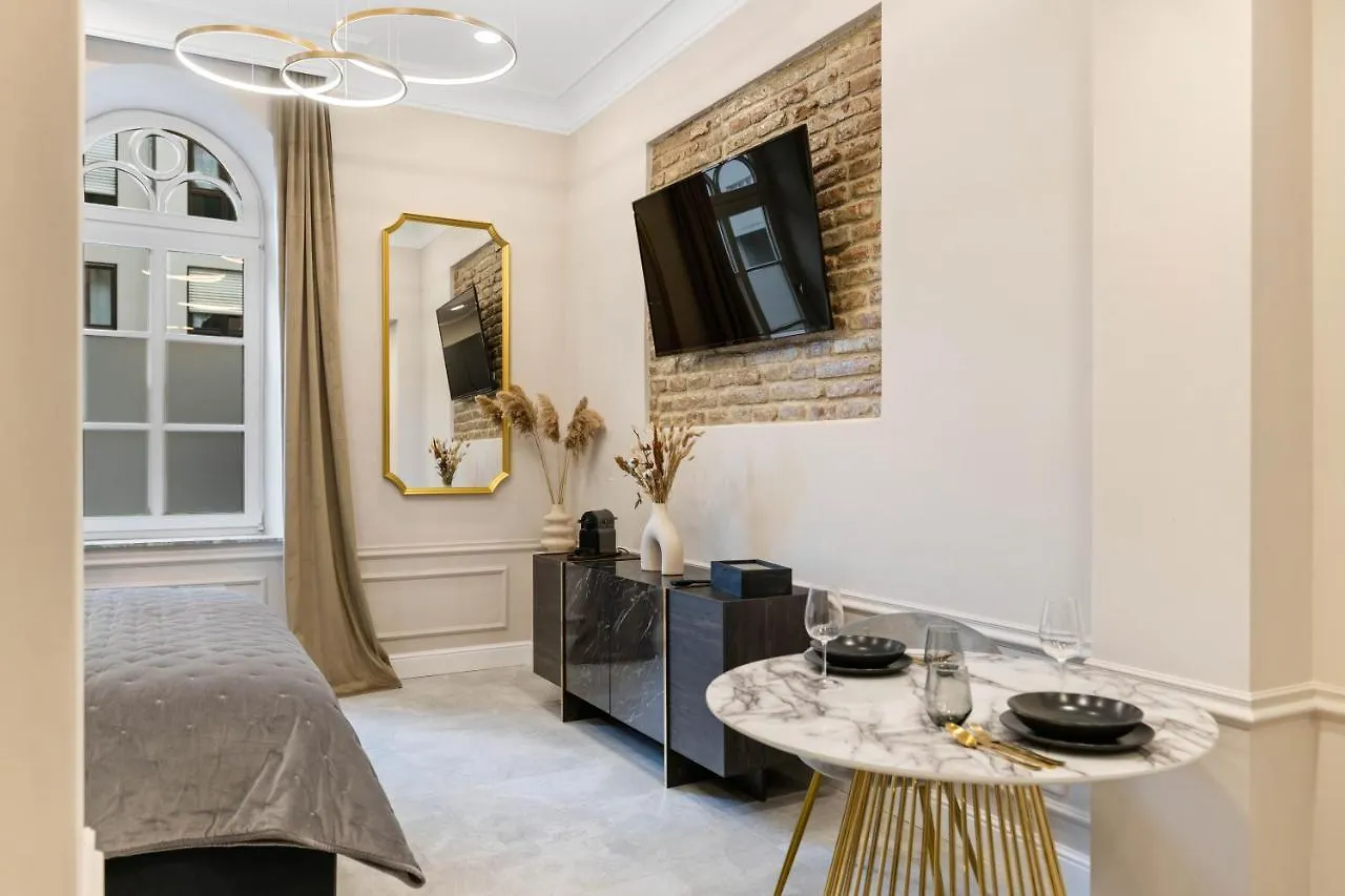 Apartment Design Studio I Center I Kingbed I New Augsburg